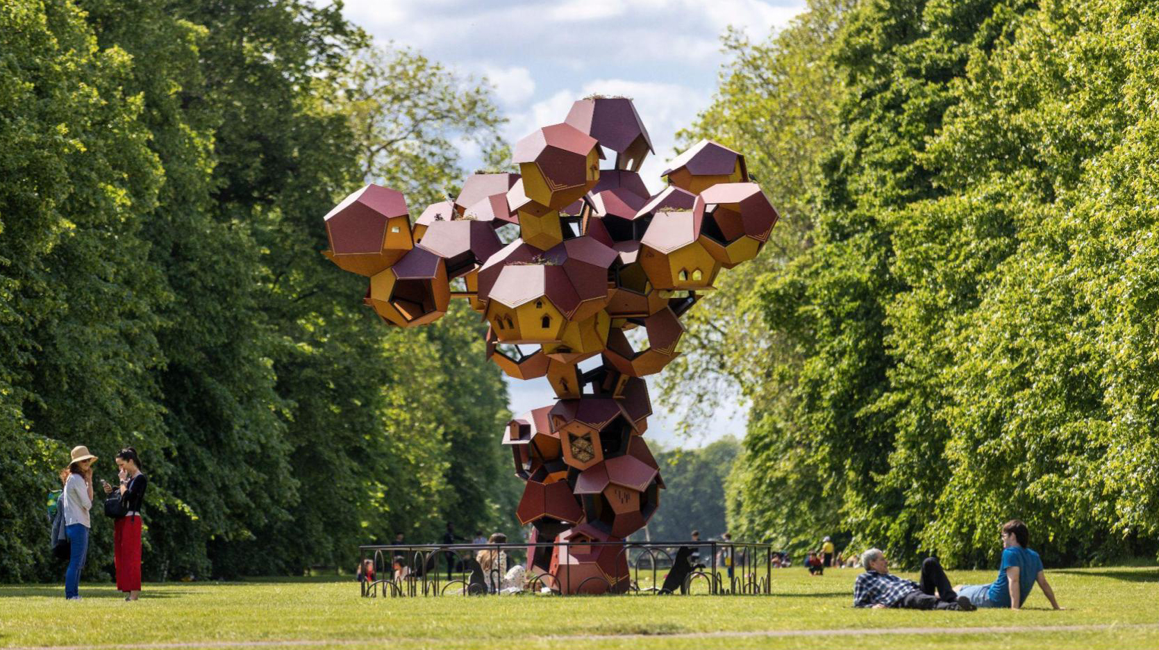 Cloud Cities: Species of Spaces and Other Pieces (2023, 영국 런던)